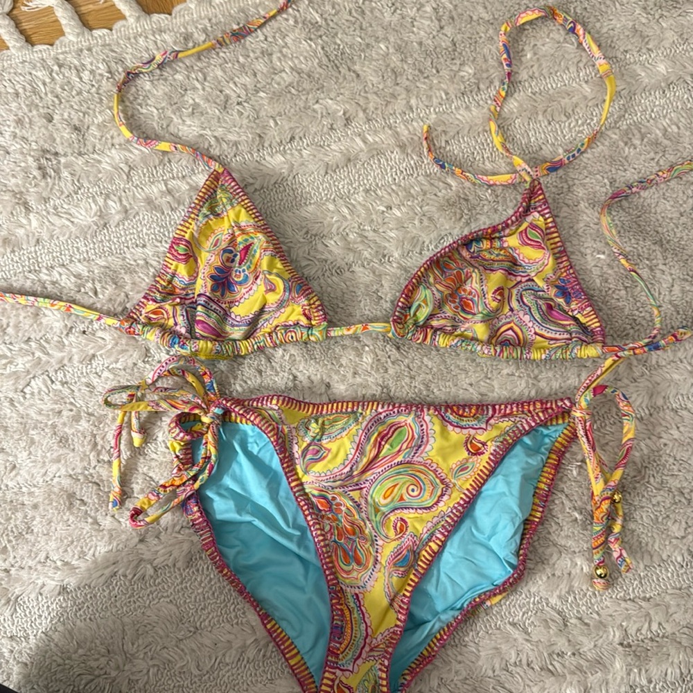 New PilyQ Bahia Stitched Tie Side Bikini. Yellow paisley. Excellent condition.